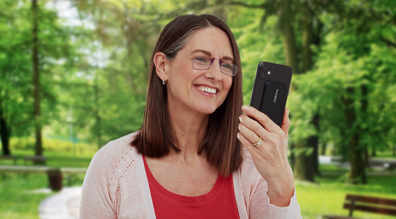 Clear Vision On-the-Go: Revolutionizing Reading with Our Keychain Case and Universal Pod