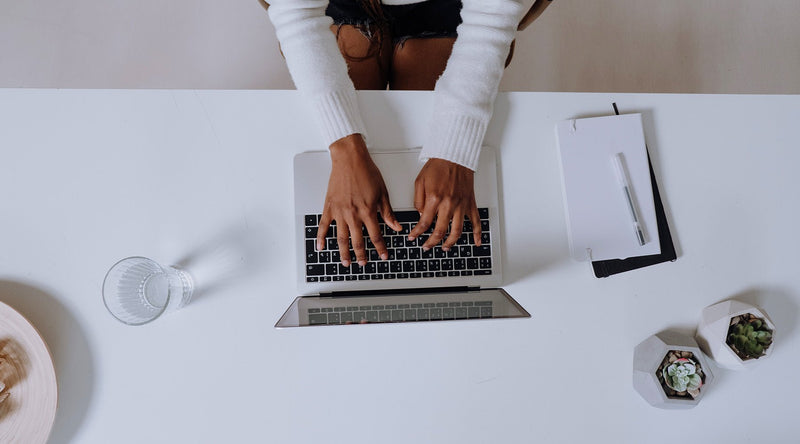 How To Set Up A Healthy Workspace for Your Eyes - ThinOptics