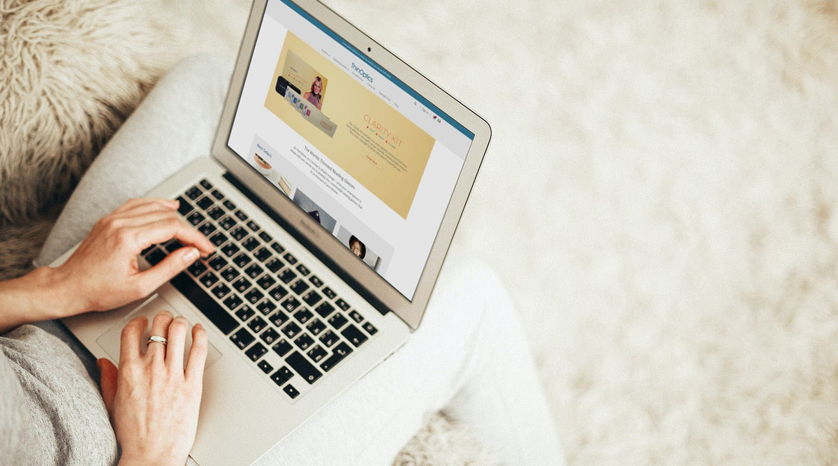 The Benefits of Buying Reading Glasses Online - ThinOptics